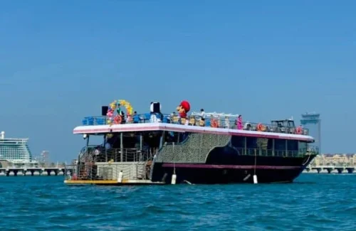 Premium Luxury Yacht Cruise In Dubai Marina With Dinner